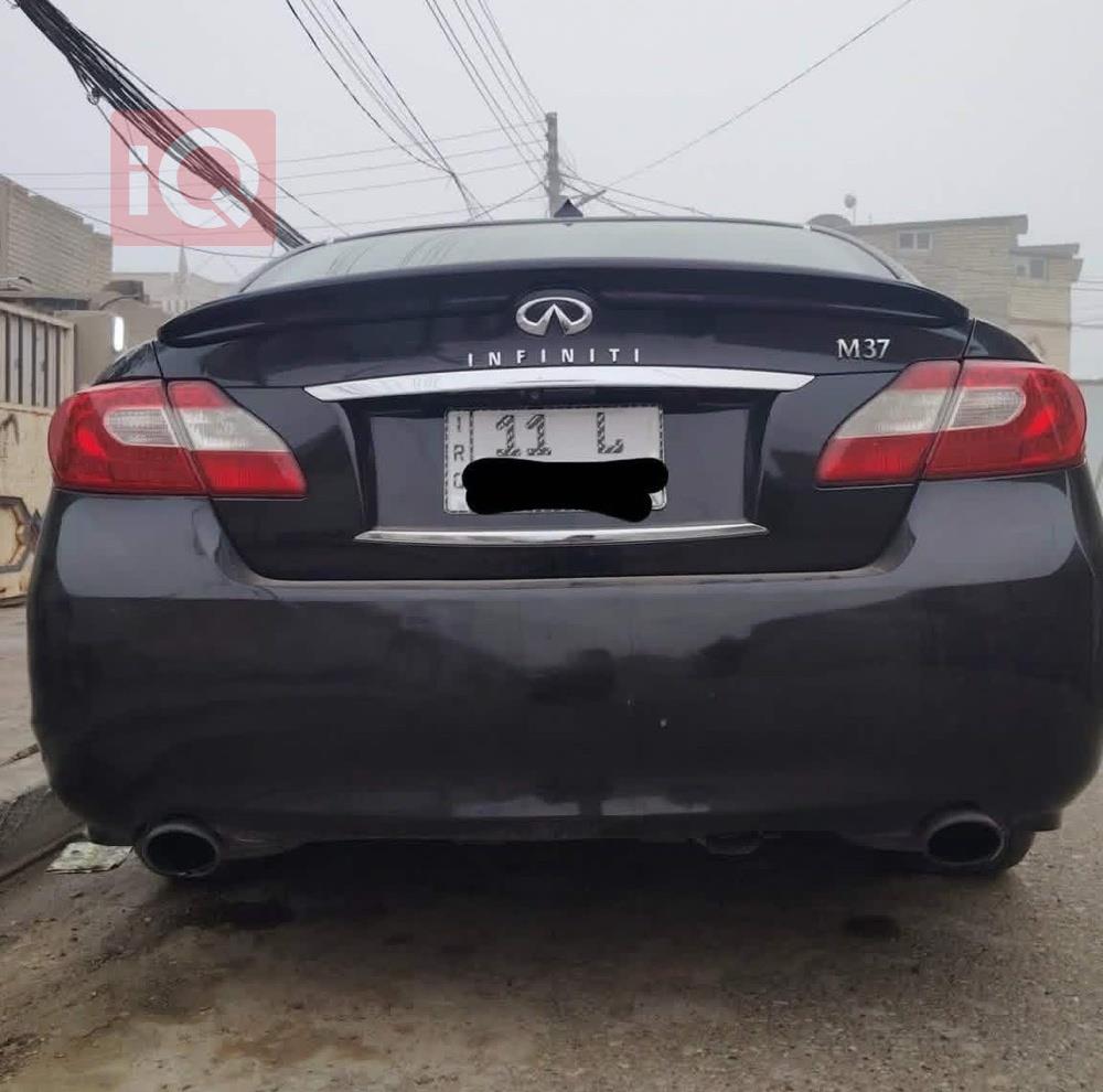 إنفينيتي M37